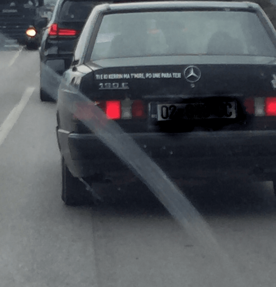 Porosia e çuditshme e vozitësit kosovar (FOTO)
