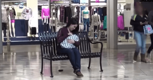 Shikoni reagimin ndaj gjidhënies në vende publike (VIDEO)