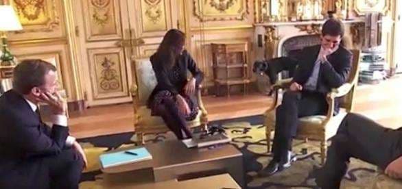 Qeni i Macron urinon para ministrave (VIDEO)