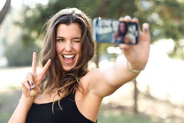 ‘Selfie’ është çrregullimi i ri mendor