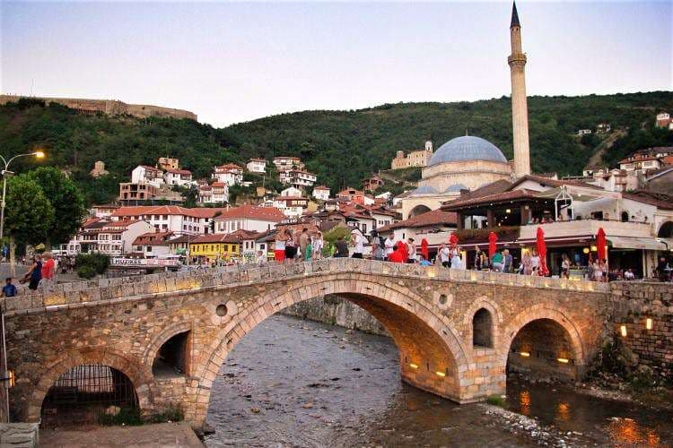 Hapet konkursi për këngët pjesëmarrëse tek Festivali “Zambaku i Prizrenit”