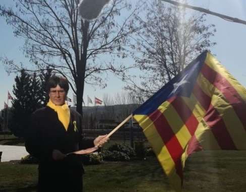 Mashtrohen policët: Në vend të Puigdemont, deshën ta arrestojnë komedianin