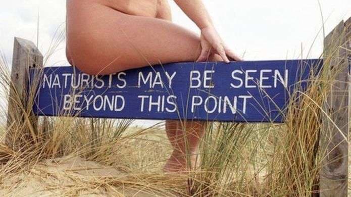 Irlanda zyrtarisht me plazhin e parë nudist