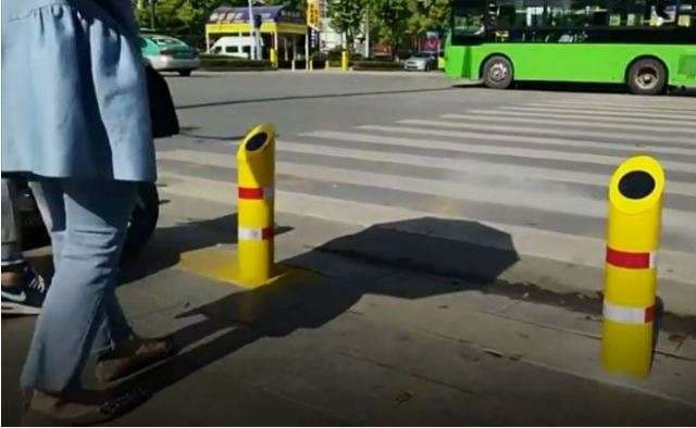 Kina me semaforë interesant (VIDEO)