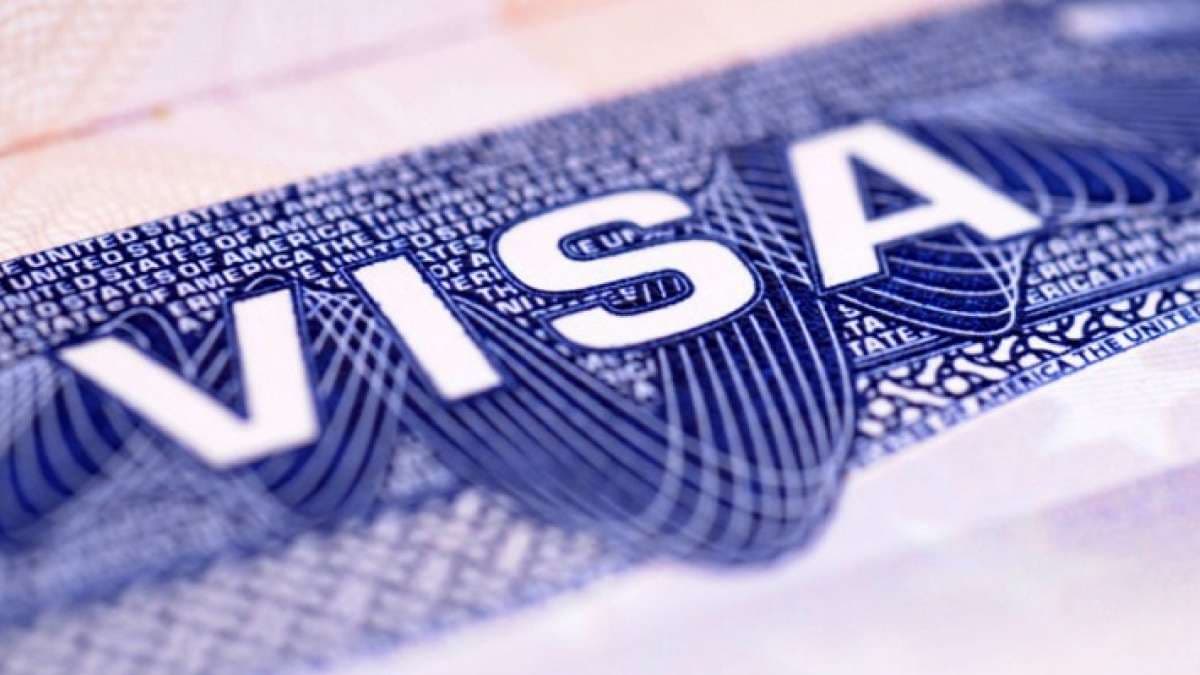 Njoftim për qytetarët shqiptarë, Ambasada e ShBA-së: Kush nuk i zbaton rregullat e emigracionit do t’ua heqim vizën amerikane