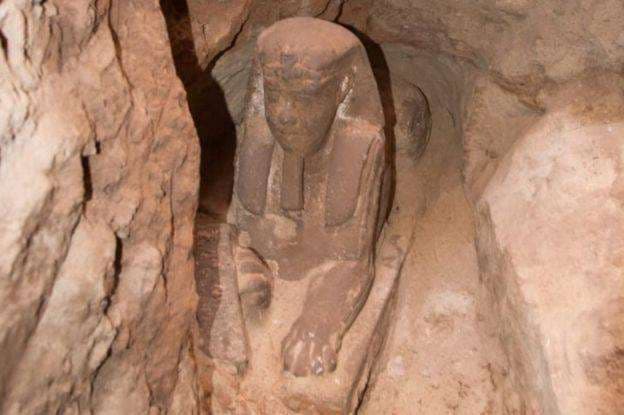 Arkeologët egjiptianë gjejnë sfinksin në tempullin Aswan