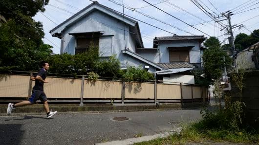 Japonia po dhuron shtëpi falas