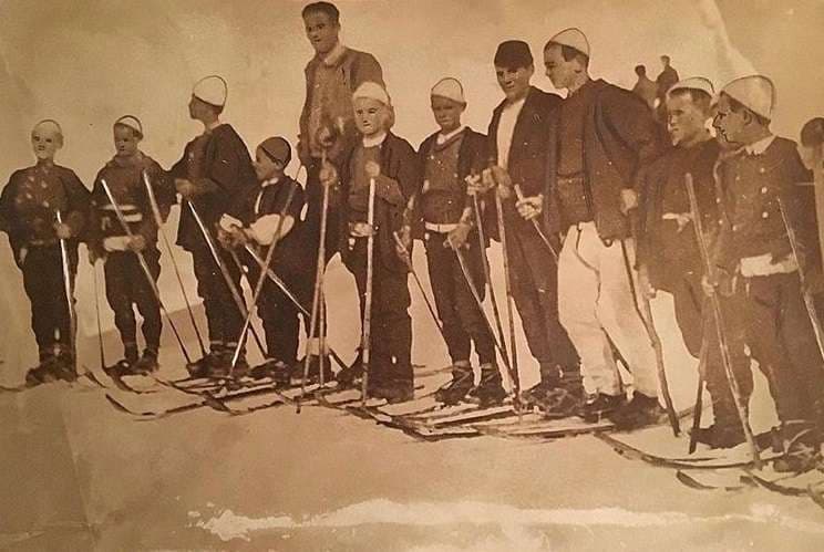 Kosova e moçme dokumentohet në profilin e profesorit norvegjez (FOTO)