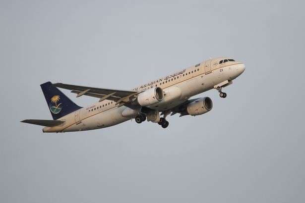 Aeroplani detyrohet të kthehet pasi një nënë harroi fëmijën në terminal (VIDEO)