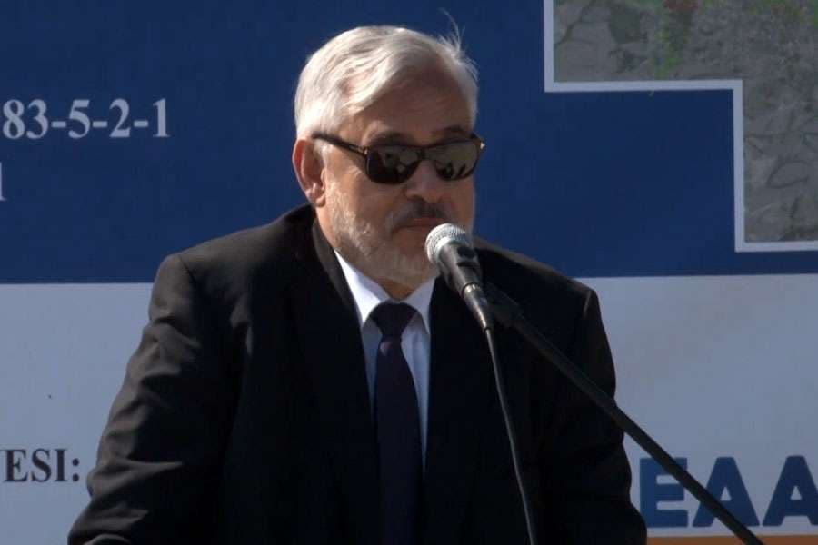 Ambasadori zviceran tregohet i ashpër për veteranët e rrejshëm