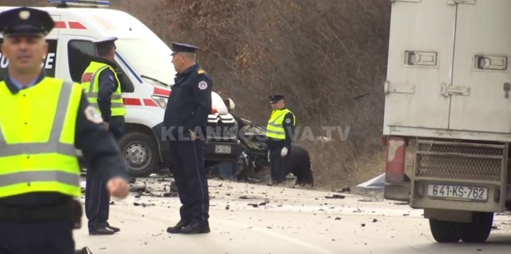 Shumë të vdekur në aksidente e vrasje pas luftës (VIDEO)