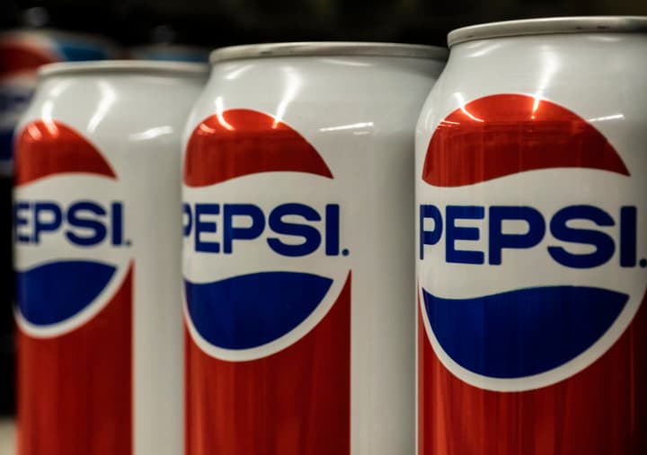 Gjykatësja ia ndalon të arrestuarit të pijë "Pepsi" për katër vjet