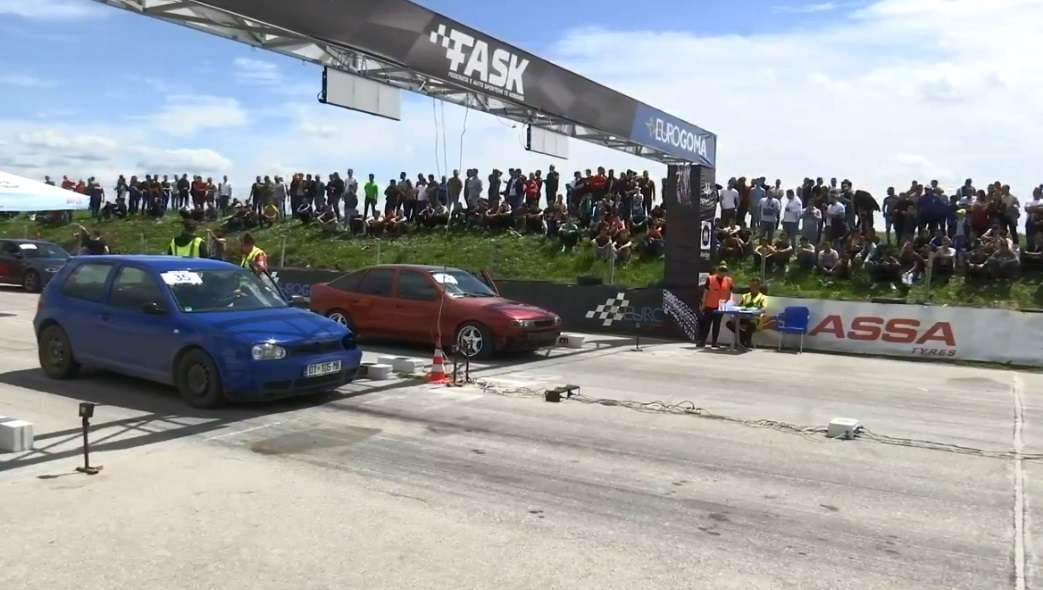 Fillon gara automobilistike “Drag Race 2019”