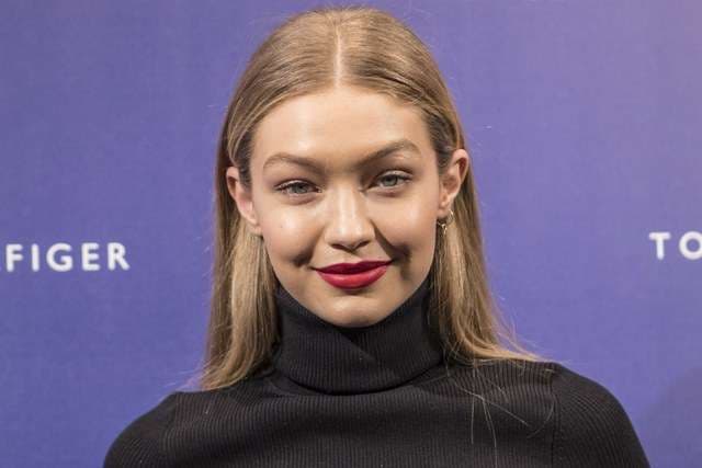 Gigi risjell një veshje të viteve të 70-ta