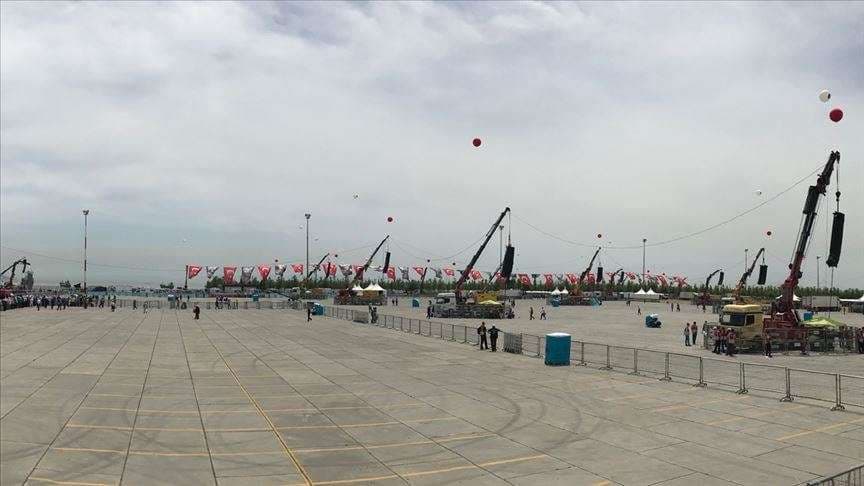 Mbi 300 mijë persona do ta falin namazin e teravisë në sheshin Yenikapı në Stamboll