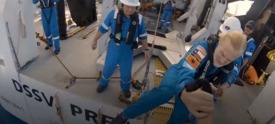 Zhytësi me prejardhje shqiptare prek fundin e Oqeanit Paqësor (FOTO+VIDEO)