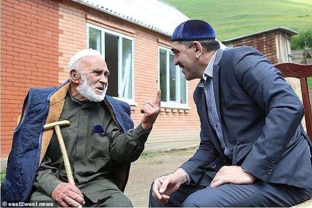 Vdes në moshën 123 vjeçare, njeriu më i vjetër në botë