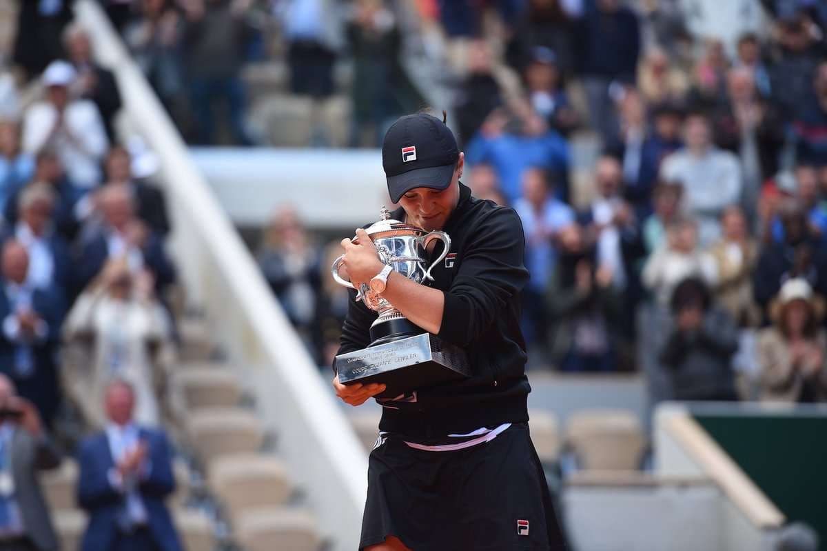 Roland Garros, australiania Barty prek historinë