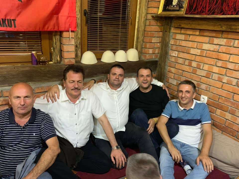 Ukë Rugova vallëzon për Vjosa Osmanin (VIDEO)