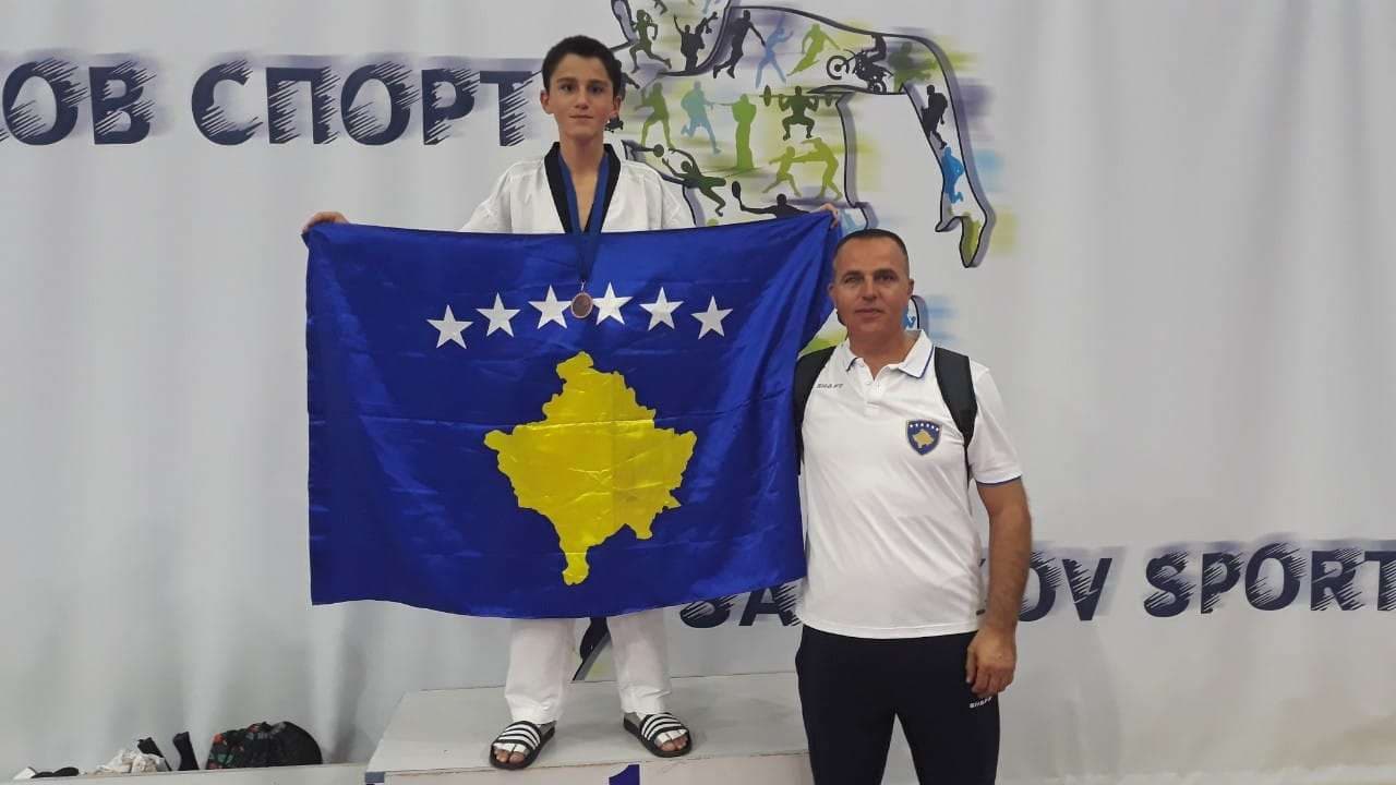 Taekwondistët kosovarë fituan nëntë medalje në “Samokov 2019”