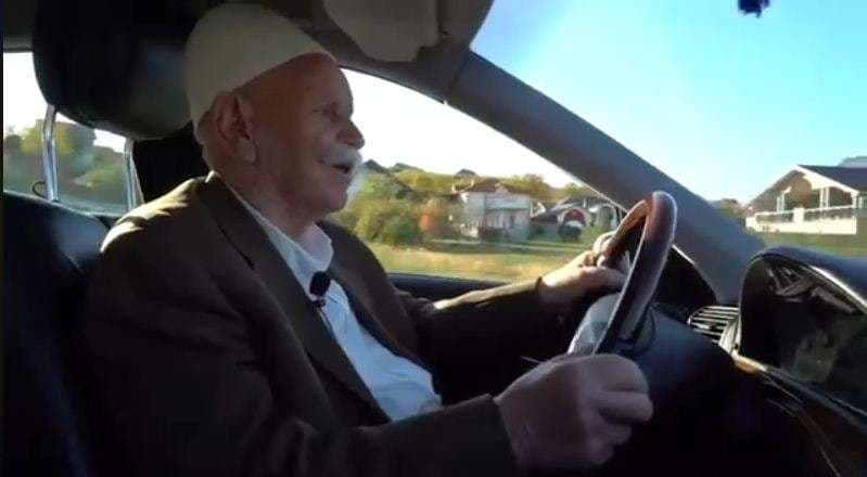 92 vjeçari nga qyteti i Shtimës që vozitë mercedes (FOTO)