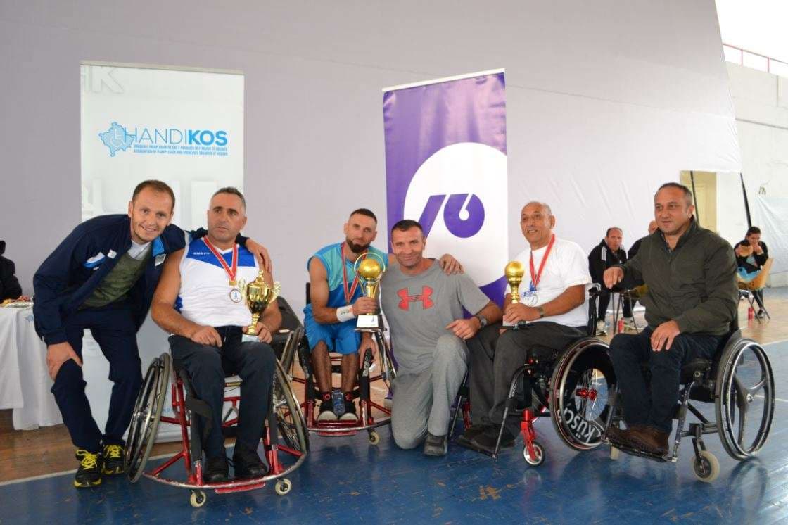 Gjilani zë vendin e parë në turnirin e Basketbollit në Karrocë (FOTO)