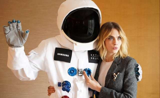 Samsung shtyn kufijtë e inovacionit, bashkëpunon me Cara Delevigne për t’i çuar përdoruesit në hapësirë