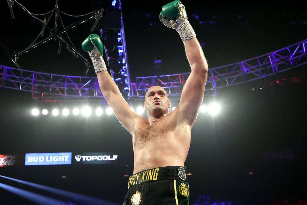 Tyson Fury rikthehet në majat e boksit - mposht Deontay Wilderin