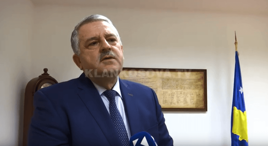 Mori dy ministri në një, por Agim Veliu mendjen ende e ka te Podujeva (VIDEO)