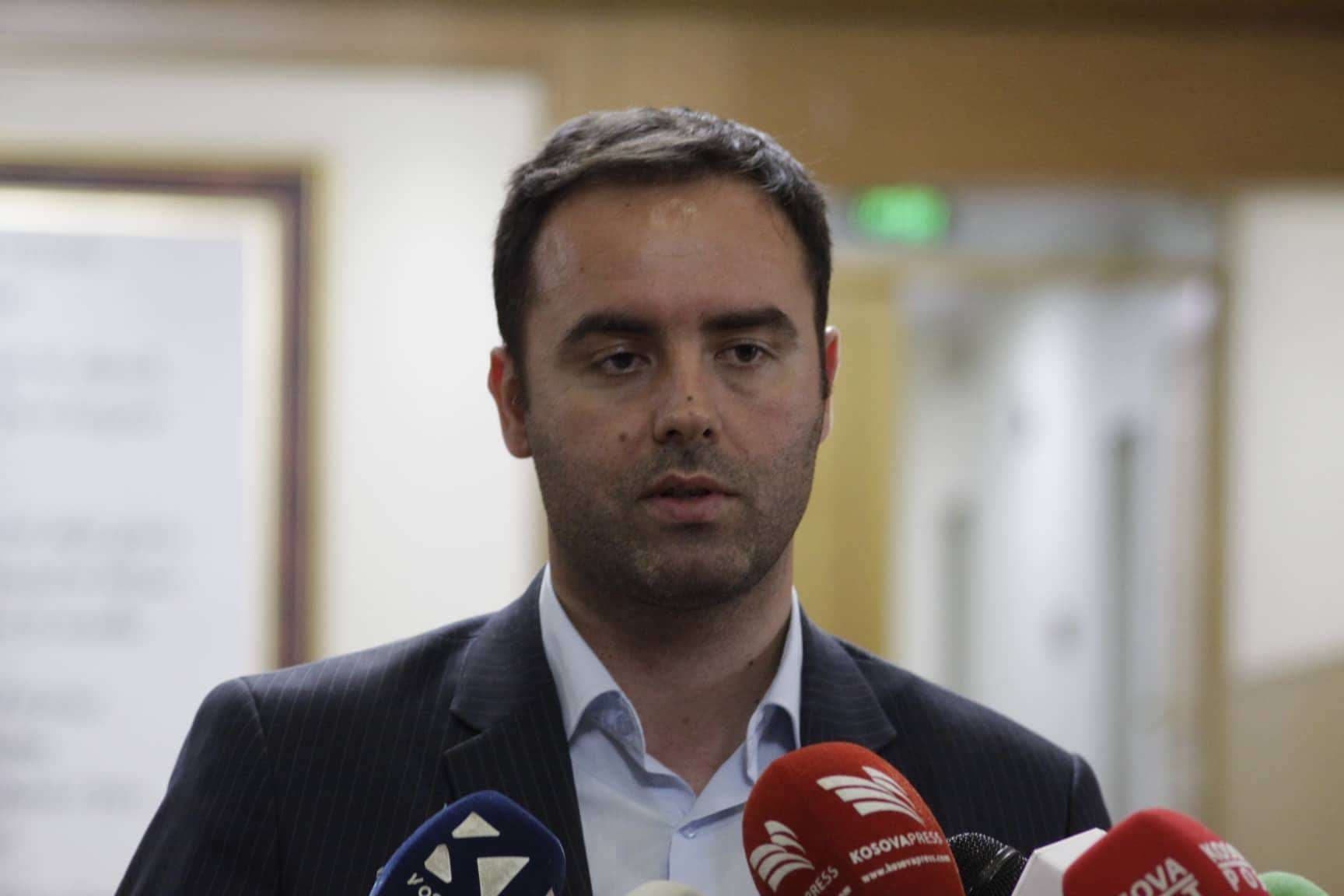 Edhe Konjufca e ndan gjysmën e pagës në betejën kundër Covid-19