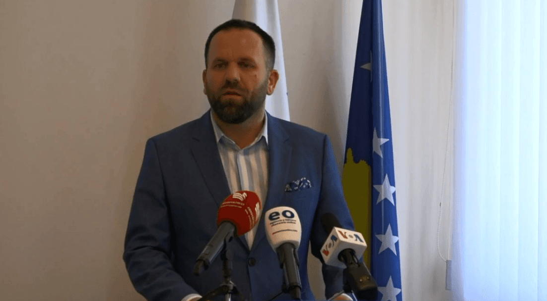Berat Rukiqi propozon rihapje graduale të vendit për shpëtimin e ekonomisë