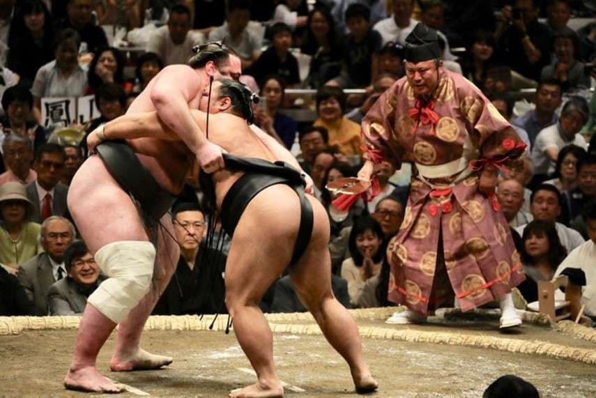Japoni: Mundësi i parë i sumos del pozitiv me koronavirus