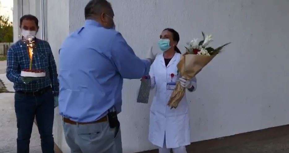 Ahmeti i bën befasi punëtores shëndetësore me rastin e ditëlindjes (VIDEO)