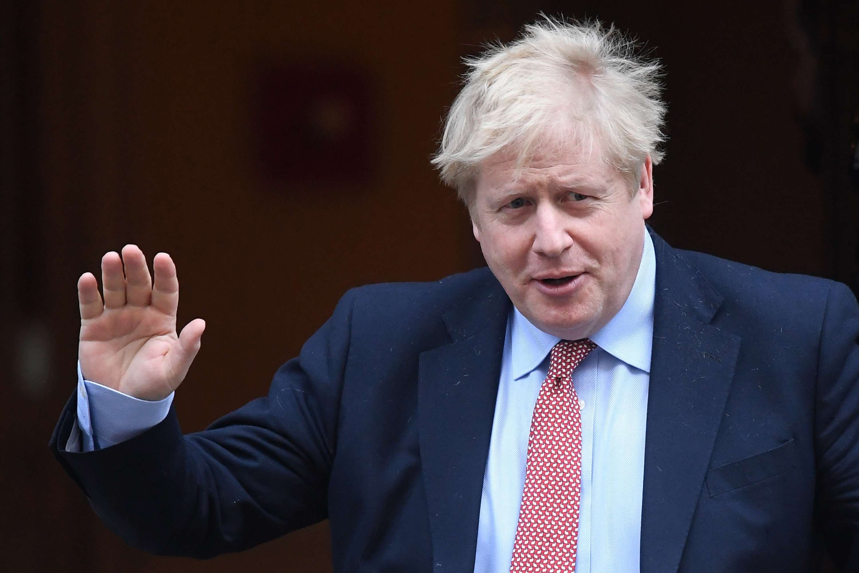 Johnson: Nëse i ndjekim rregullat, mund ta mposhtim koronavirusin