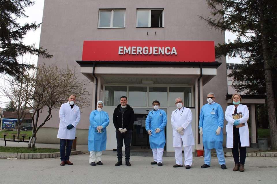 Haziri: Tri rastet e reja me Covid-19 janë kontakte familjare me të infektuarin e para tri netësh