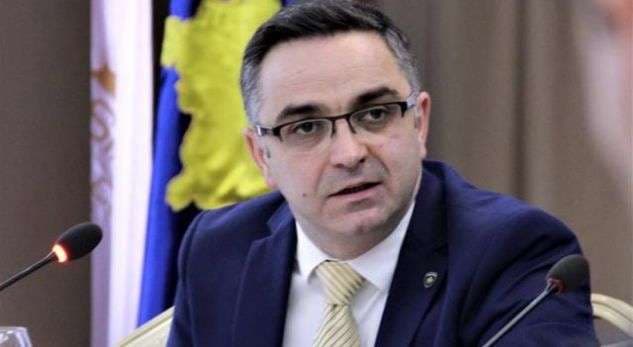Tahiri u përgjigjet gastronomeve: Të mësohemi të jetojmë me pandeminë