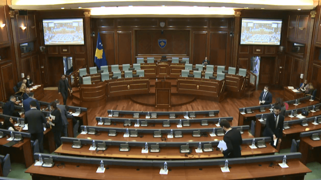 Përfundon seanca për raportimin e Hotit rreth dialogut, s’ka kuorum për votimin e rezolutës