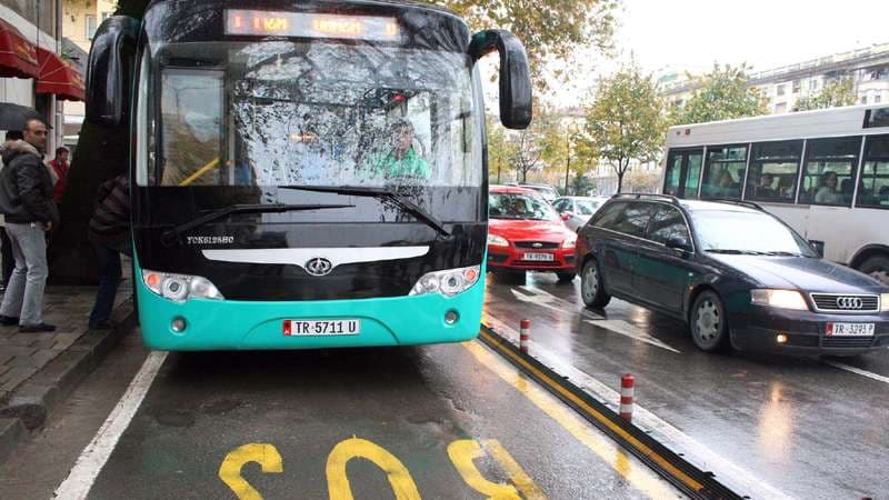 Tiranë: Autobusët rinisin punën pas katër muajsh