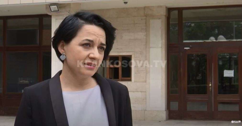 Vështirësitë në furnizim me vaksinën anti-COVID, Pacolli i arsyeton me ndërrimin e qeverive