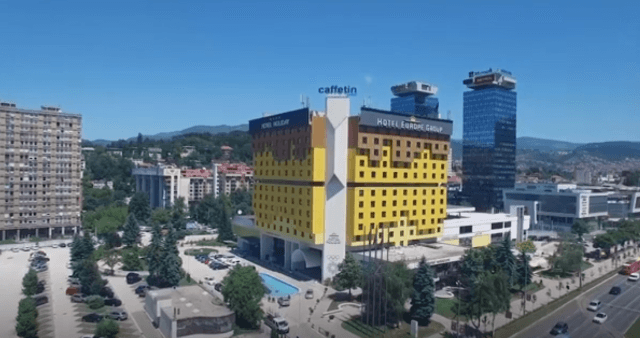 I mbijetoi luftës, hotelin ikonik në Bosnjë e rrezikon pandemia (VIDEO)