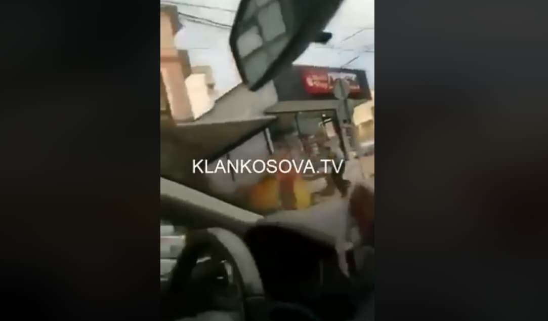 Polici e ndjek qytetarin për shkak të maskës? (VIDEO)