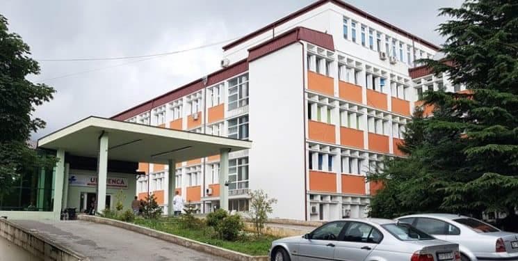 21 pacientë me koronavirus në Spitalin e Pejës, pesë nga ta në gjendje të rëndë