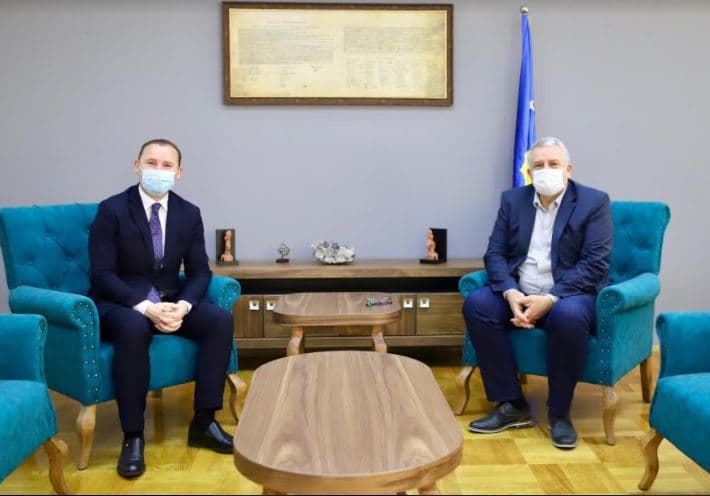 Veliu takoi Zemajn, bëjnë apel për zbatim të masave anti-covid