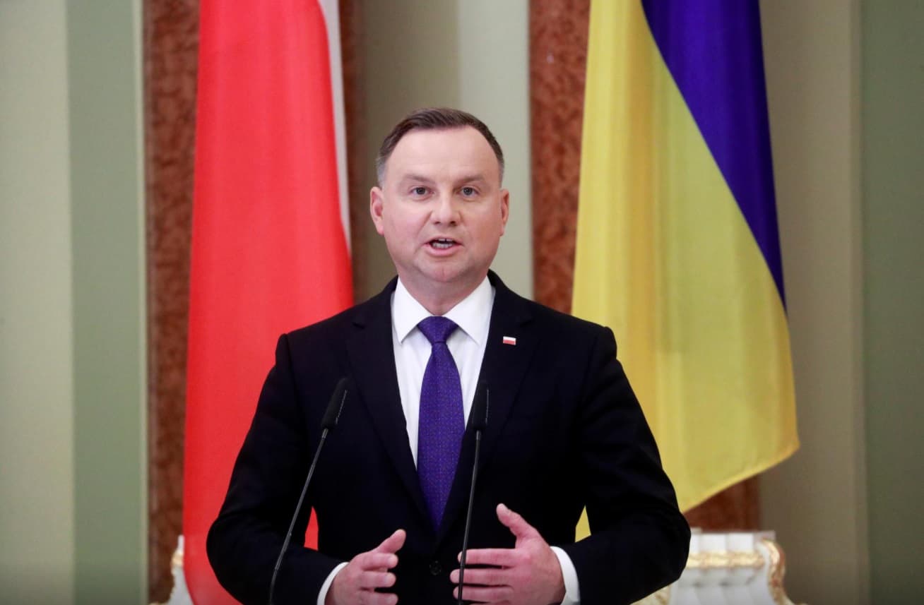Presidenti polak infektohet me COVID-19