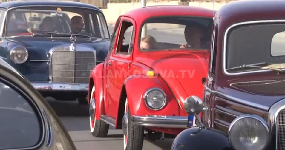 Old Timer-at defilojnë në Prizren (VIDEO)