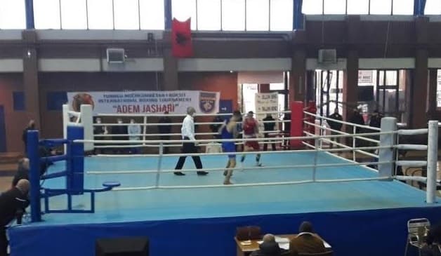 Një shtet që nuk e ka njohur Kosovën po merr pjesë në turneun e boksit “Adem Jashari”