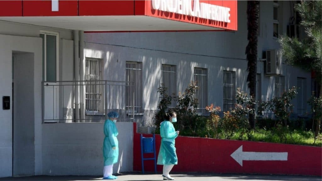 957 raste të reja me COVID-19 në Shqipëri