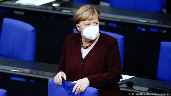Merkel për vaksinat COVID-19: Do të bëhen si ato të gripit, duhet rivaksinim