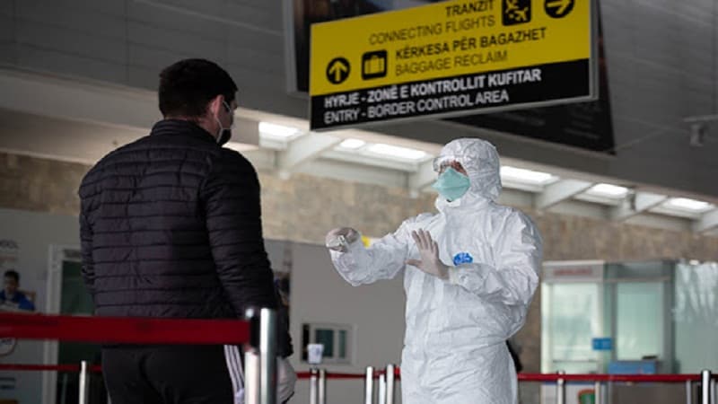 Edhe Shqipëria pezullon fluturimet me Britaninë e Madhe