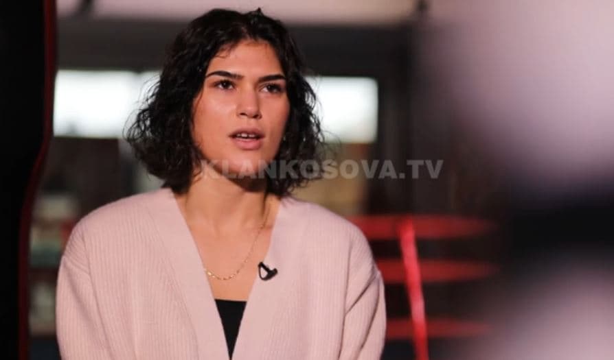 Fitoi shumë, por vendi i dytë mbetet më i veçanti për Donjeta Sadikun (VIDEO)